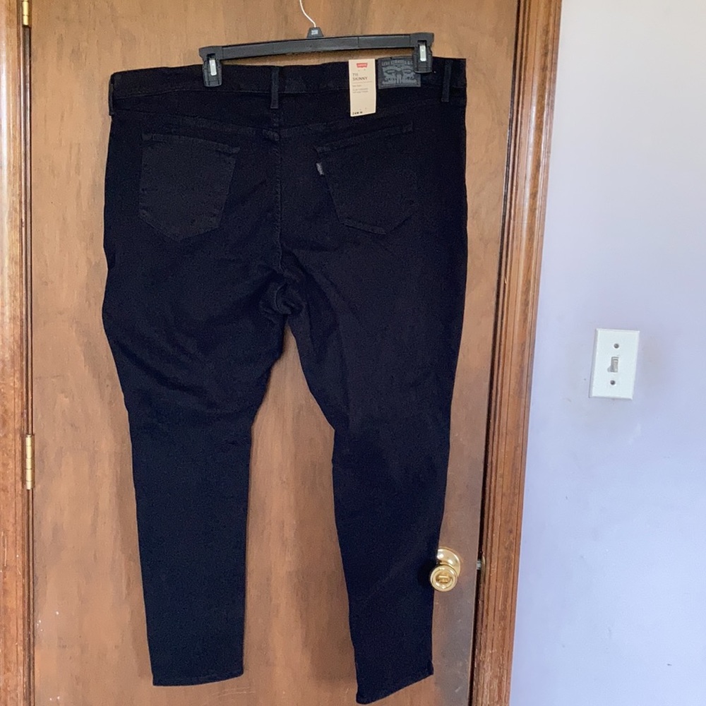 Levi’s 711 skinny distressed midrise jean w Levi’s sculpt hypersoft 24W - Picture 10 of 15